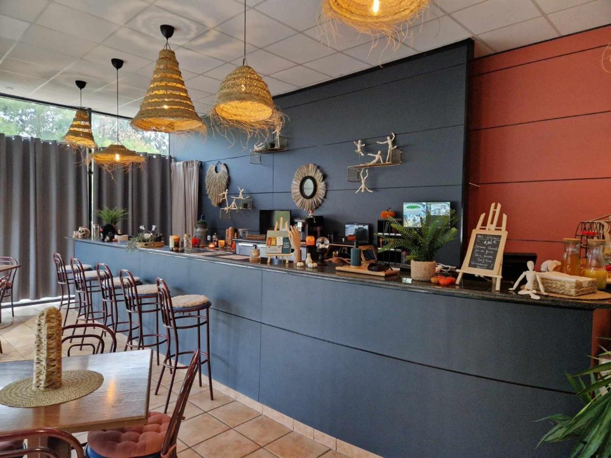 厄里斯来运动酒店 米洛 外观 照片